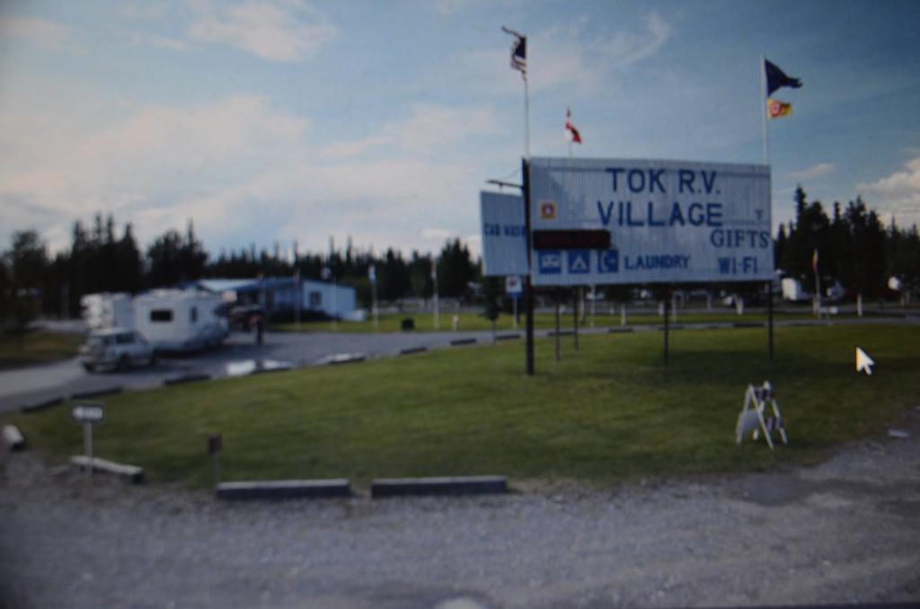 Tok Rv Village And Cabins Chambre photo